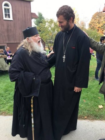 Иподиакон Павел с молодым священником