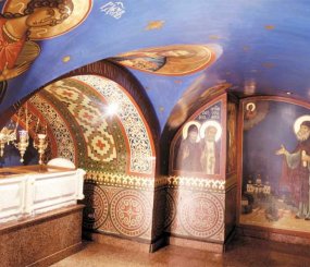 Рака с мощами прп. Ионы Киевского в Свято-Троицком Ионинском монастыре (Киев)