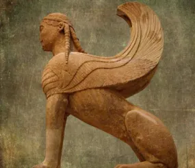 Сфинкс. Археологический музей в Дельфах.