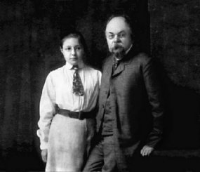 Иван Владимирович Цветаев с дочерью Мариной. 1906 г.