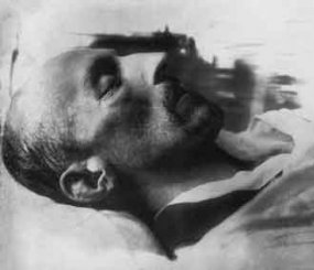 Александр Блок на смертном одре. Фото М.С.Наппельбаума. 8 августа 1921