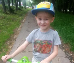 Внук Александр в футболке с портретом деда