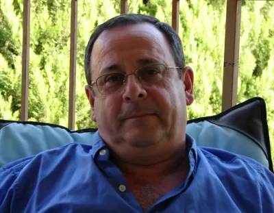 Игорь Левитас