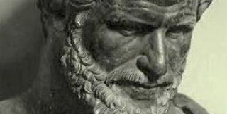 Ницше, перечисляя своих «предков», в первую очередь называет Гераклита