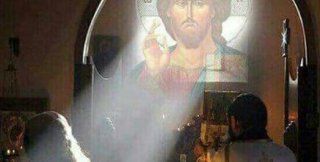 Молиться - не значит прятаться в небо, как страус в песок