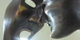 Нарушать правила - привилегия великих людей и болезнь низких 