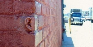 «И даже стены имеют уши...». А люди - не всегда