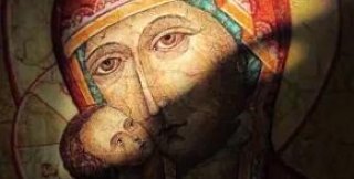 Её бросающаяся в глаза грубоватость - не грубость, а угробленная нежность