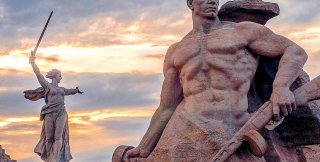 Наша сила — в правде, но в какой именно?