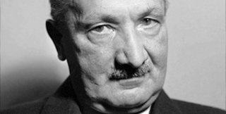 Язык есть дом бытия. В бытие языка обитает человек