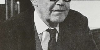 Если бы люди работали только ради насущного хлеба, они добывали бы его вместе, в мире