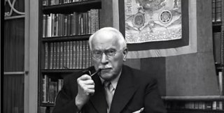 Маятник ума колеблется между разумом и глупостью