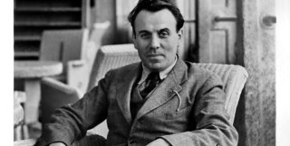 Человек человечен настолько, насколько курица способна к полёту