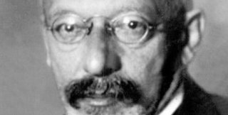 Человек, любимый другим человеком, становится как бы совершенно новым существом