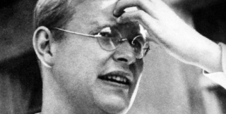 Не всемогущество Бога, а Его бессилие помогает нам