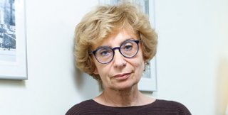 Сознание зависит от устройства социума, а социум определяется тем, как люди взаимодействуют друг с другом