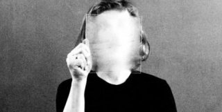 Ума понять другого не хватает, зато хватает самомнения, чтоб его осудить...