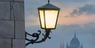 Вместо того, чтобы строить себя, следуя идеалам, люди более склонны калечить других во имя своих идеалов