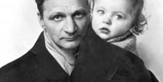 Платонов с дочерью Машей, 1946 г.